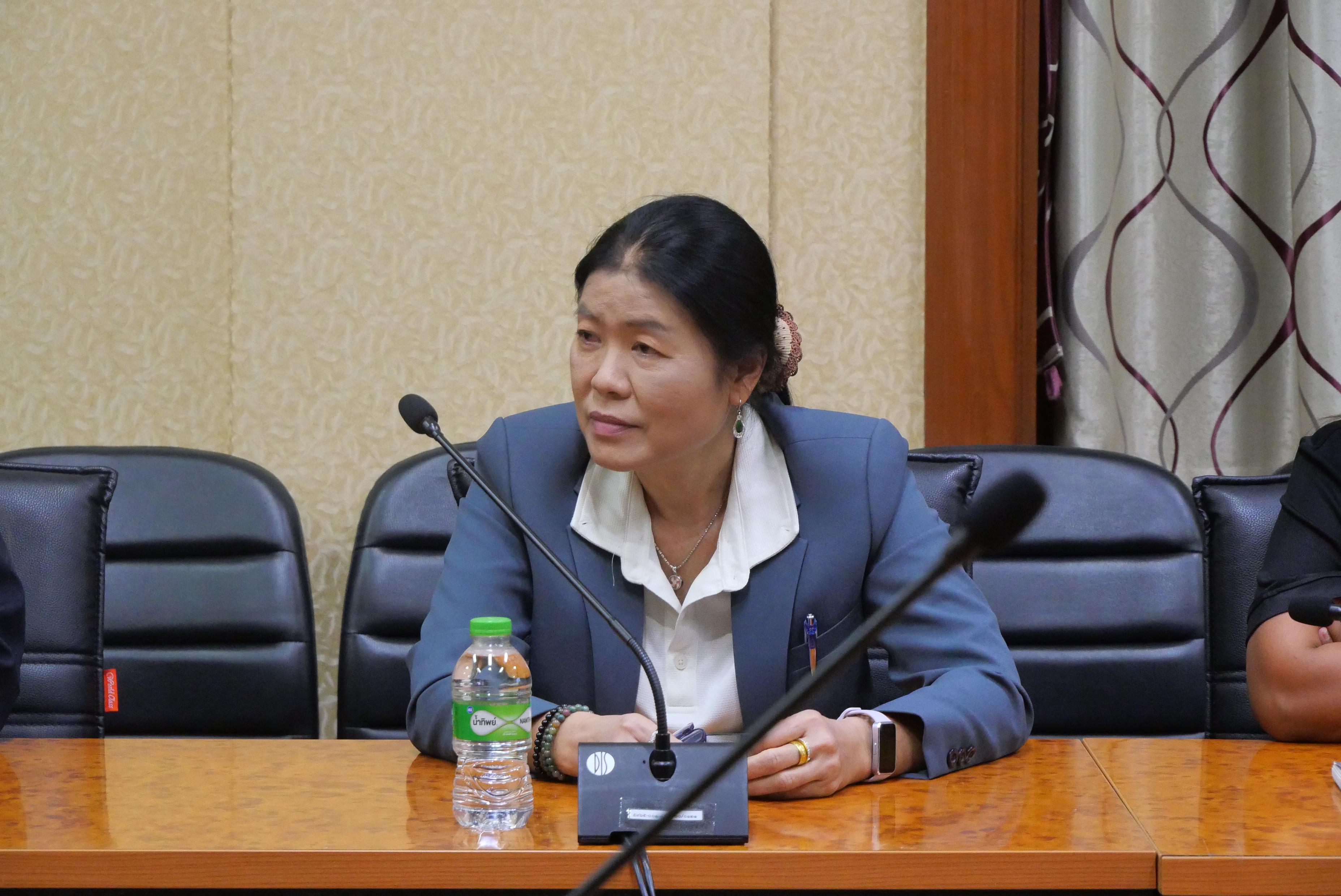 title - รองเลขาธิการ ส.ป.ก. ประชุมติดตามความก้าวหน้าการส่งเอกสารเบิกจ่ายผ่านระบบสารบรรณอิเล็กทรอนิกส์ (e-Office) ของสำนักบริหารกลาง 